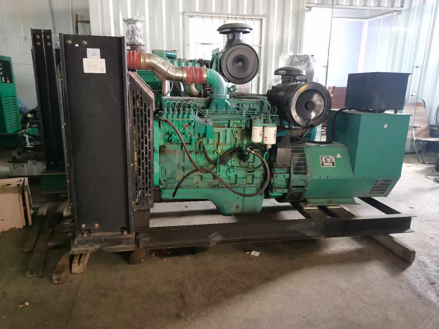 乐业发电机租赁如何确定电缆的承载电流是否在安全范围内？