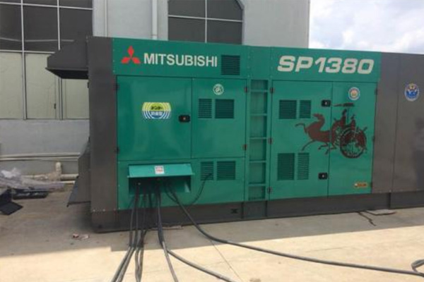 乐业为什么有些柴油发电机组的输出电压可以调节？