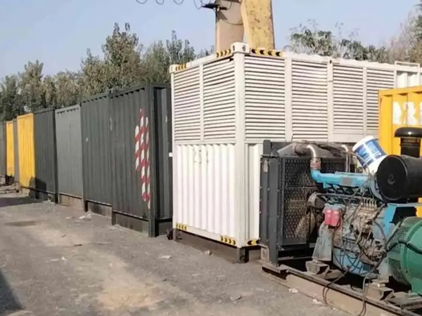 乐业200KW柴油发电机机组每小时油耗是多少？